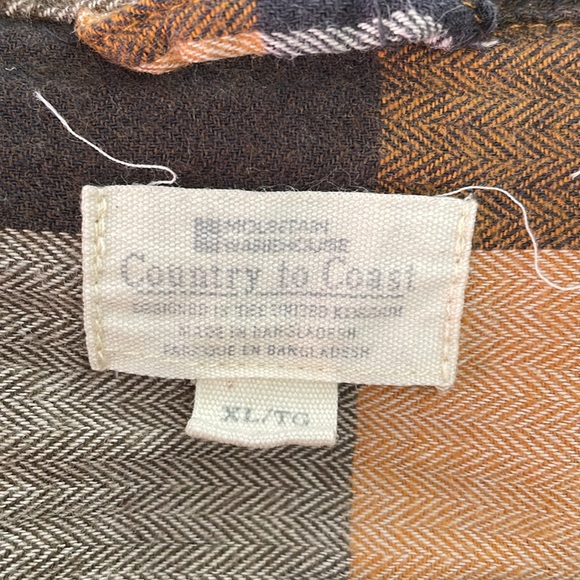 Mountain Warehouse Button Down - Picture 3 of 5